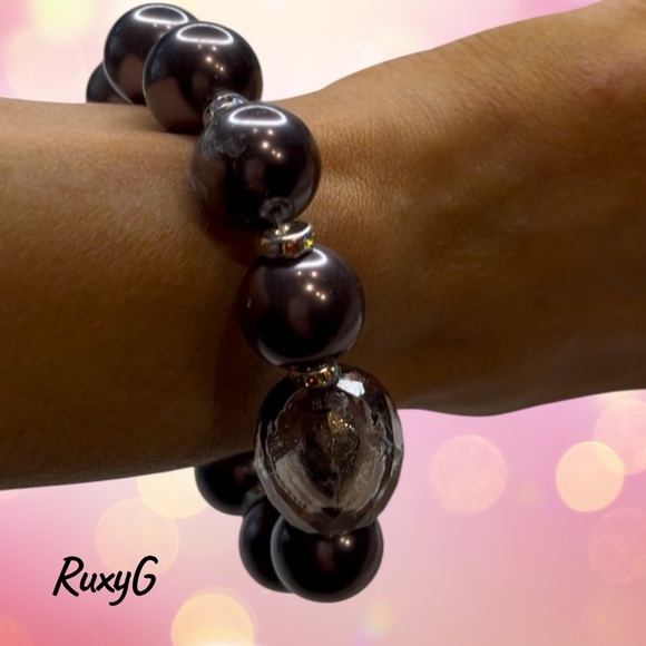 560. Grey-Purple Beaded Bracelet - Picture 3 of 6